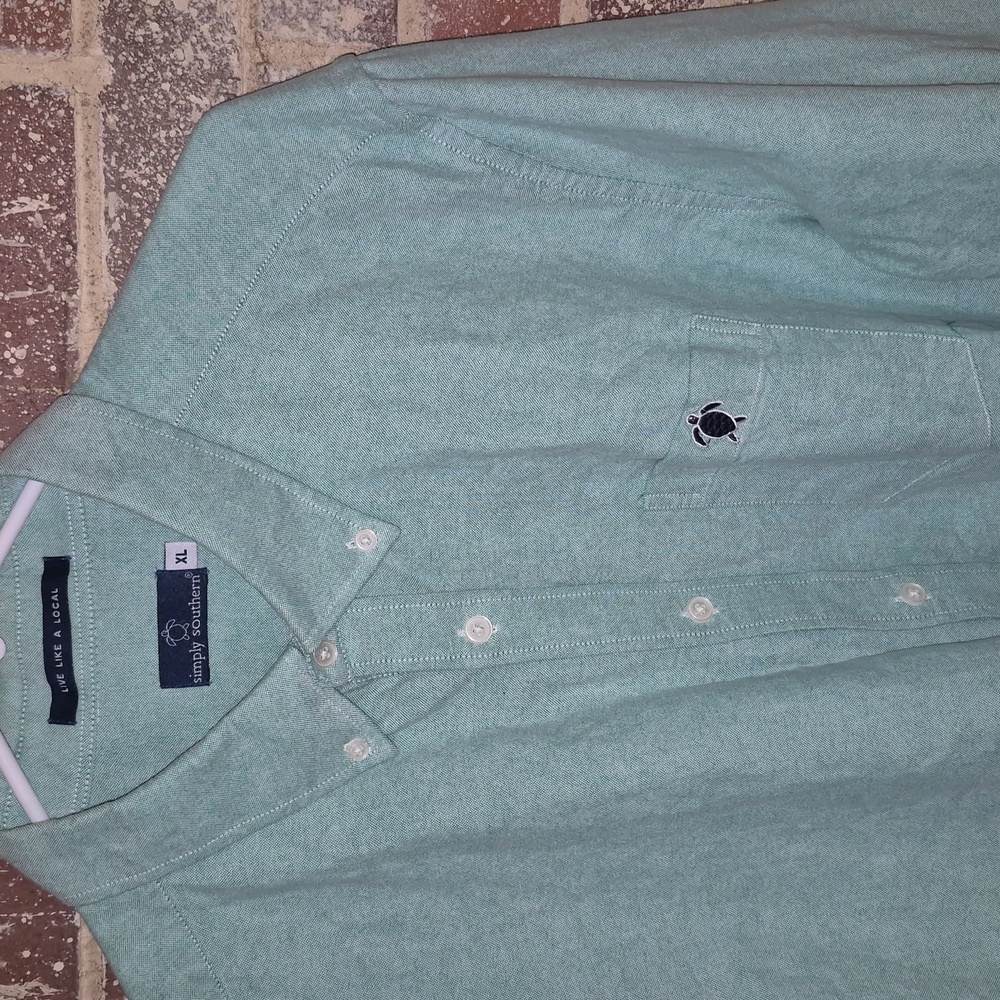 Simply Southern men's button-down green shirt XL
